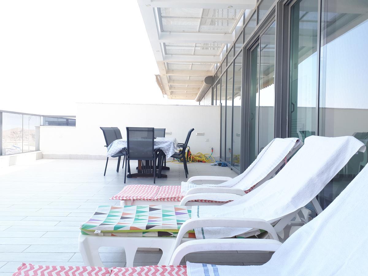 Stunning Penthouse With Sea Views And Private Heated Pool אילת